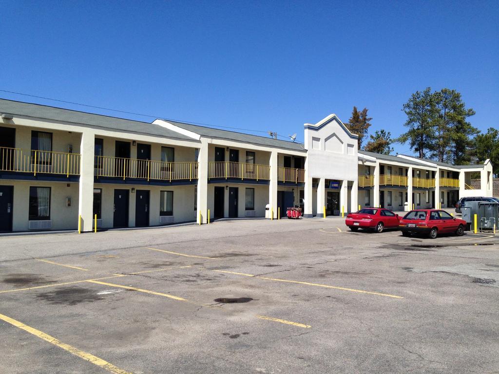 Scottish Inns Augusta Ngoại thất bức ảnh